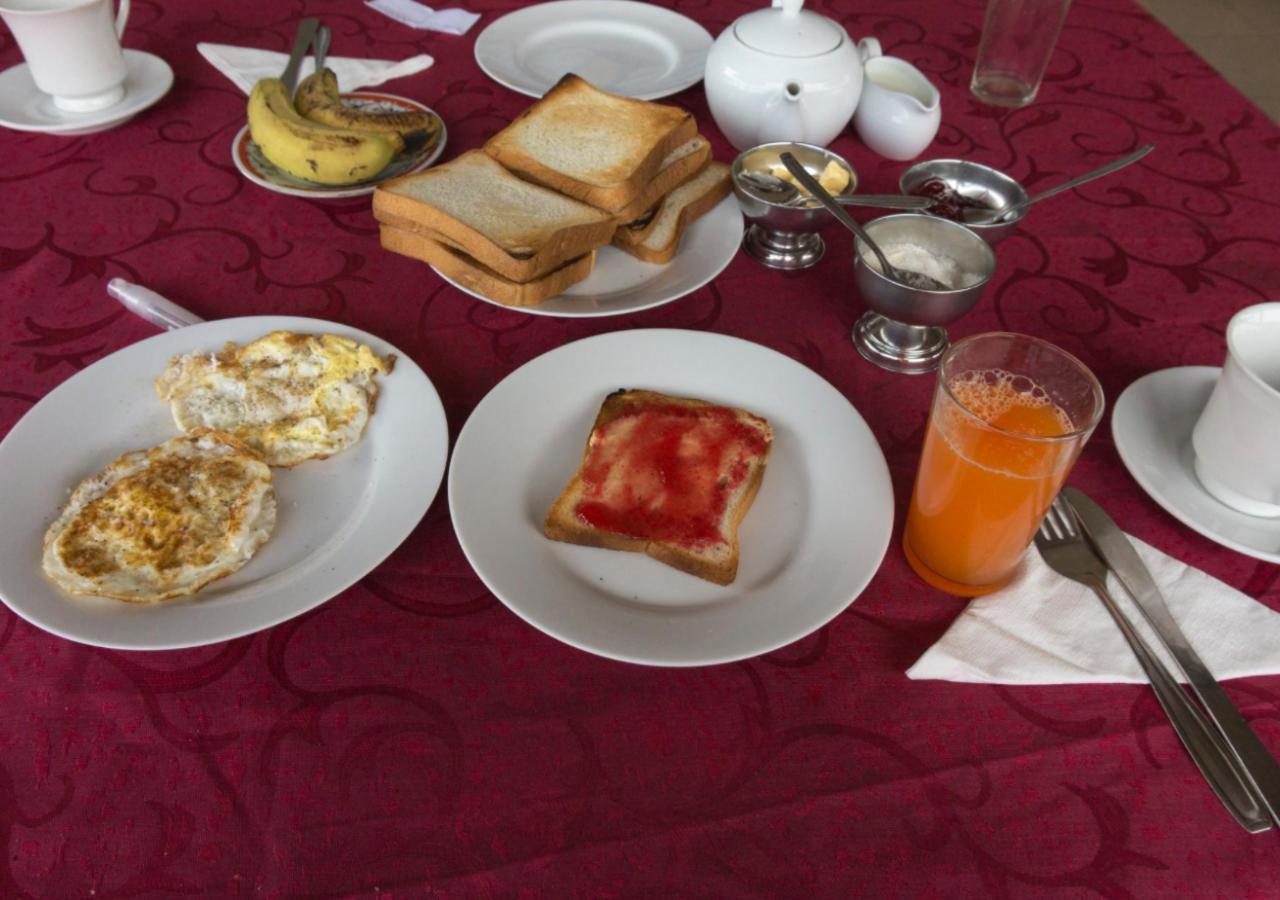 קנדי Majestic Tourist Hotel מראה חיצוני תמונה